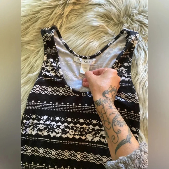 Black and white tank top - Picture 3 of 5